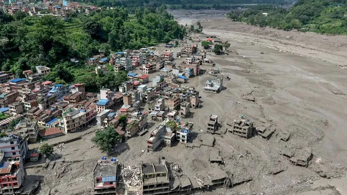 নেপালে পাহাড়ি বন্যা ও ভূমিধসে প্রাণহানি বেড়ে ১,২৪৩