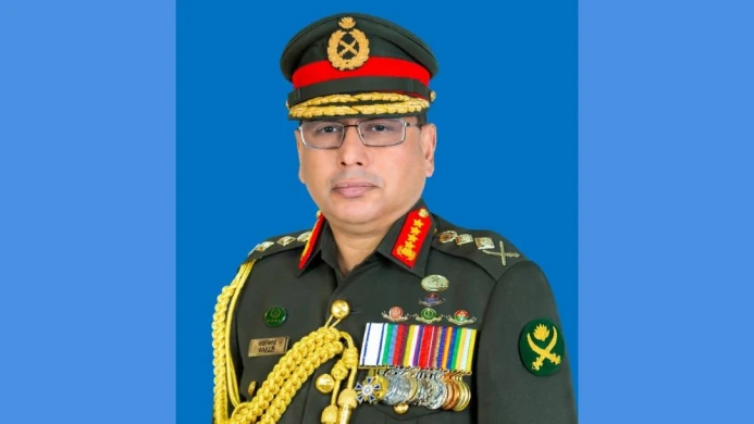 হজ পালনে সস্ত্রীক সৌদি আরব গেলেন সেনাপ্রধান