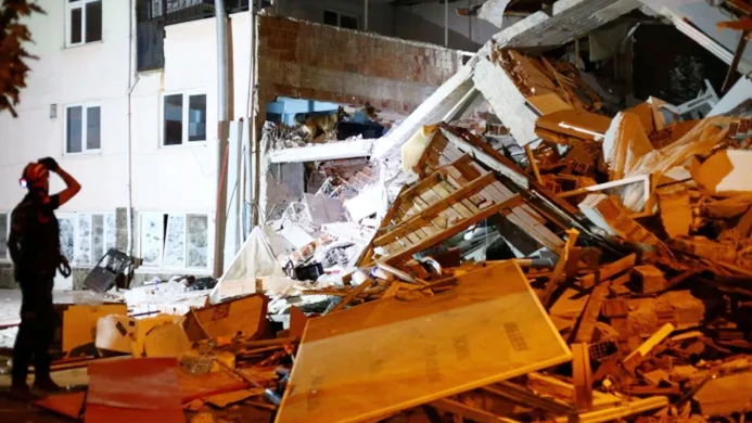 তুরস্কে ৬ দশমিক ১ মাত্রার ভূমিকম্প, পশ্চিমাঞ্চলে কেঁপে উঠল একাধিক শহর