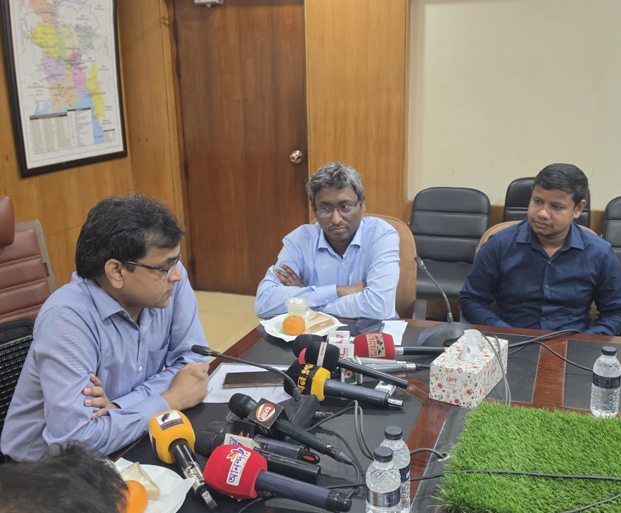 আগুন ও মধ্যপ্রাচ্য যুদ্ধের প্রভাবে কমেছে কাস্টমস রাজস্ব আদায়ের প্রবৃদ্ধি