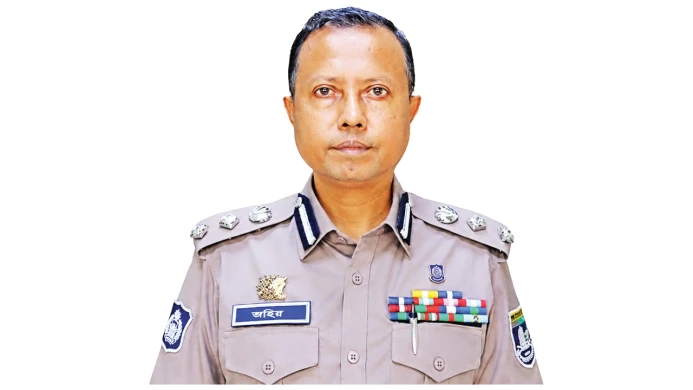 অতিরিক্ত ডিআইজির বাড়িতে ডিজে পার্টির আড়ালে মাদকের আসর