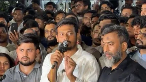 সরকারের বিরুদ্ধে সমালোচনা করলেই গ্রেপ্তার করা হচ্ছে: পাটোয়ারী