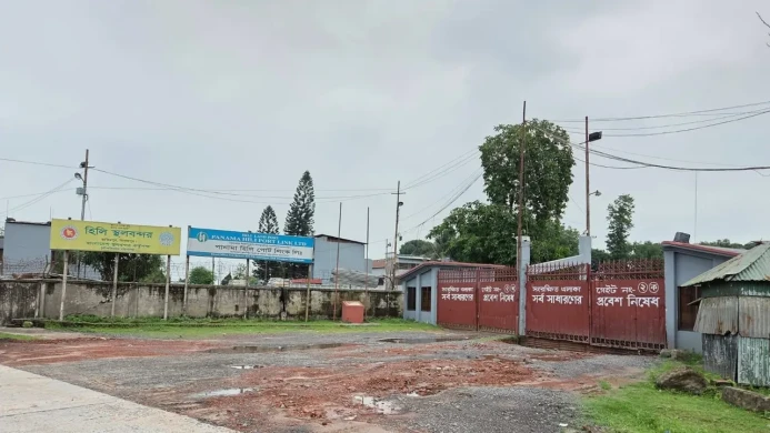 হিলি স্থলবন্দরে অনির্দিষ্টকালের জন্য বন্ধ আমদানি-রপ্তানি