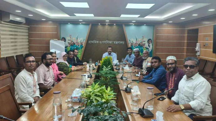 সরকারের প্রতিশ্রুতিতে প্রাথমিকের শিক্ষকদের কর্মবিরতি স্থগিত