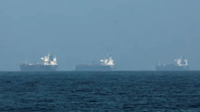 হরমুজ প্রণালী নিয়ন্ত্রণে রাখার দাবি আইআরজিসির