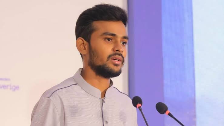 বিমানবন্দরে ক্রীড়া উপদেষ্টা আসিফ মাহমুদের ব্যাগে গুলি, দায় স্বীকারে দুঃখপ্রকাশ