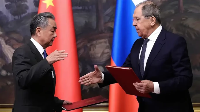 মধ্যপ্রাচ্যের উত্তেজনার মধ্যেই বেইজিংয়ে রুশ পররাষ্ট্রমন্ত্রী