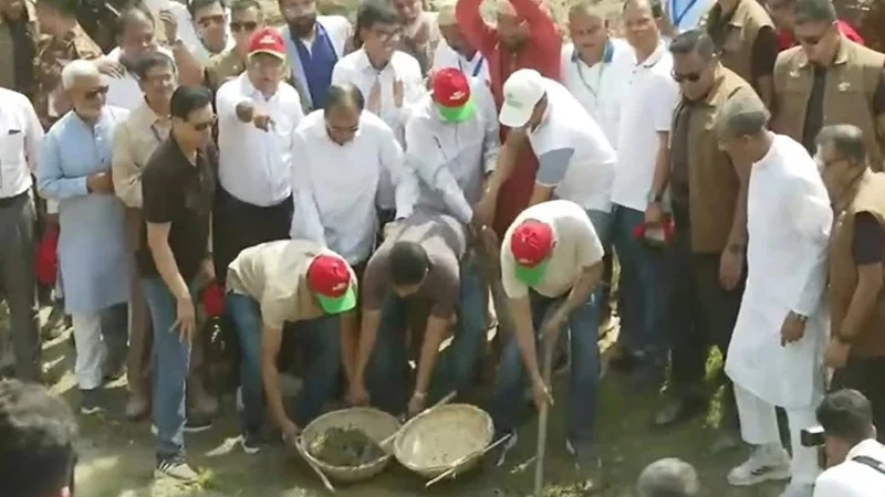 দেশব্যাপী খাল খনন কর্মসূচির উদ্বোধন করলেন প্রধানমন্ত্রী