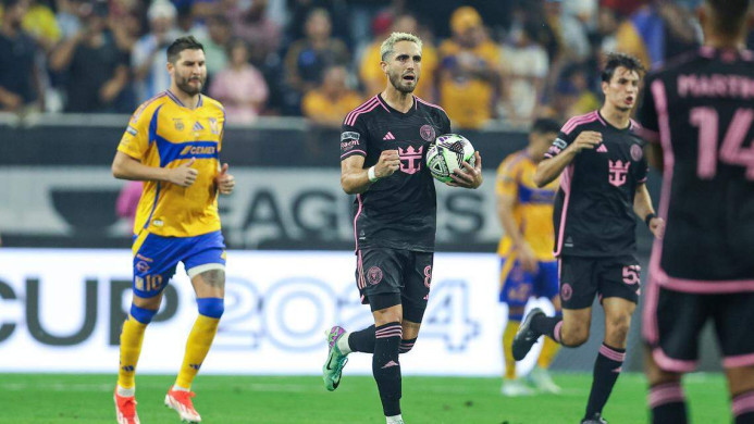 মেসি ছাড়াই সুয়ারেজের জোড়া গোলে লিগ কাপের সেমিফাইনালে ইন্টার মায়ামি