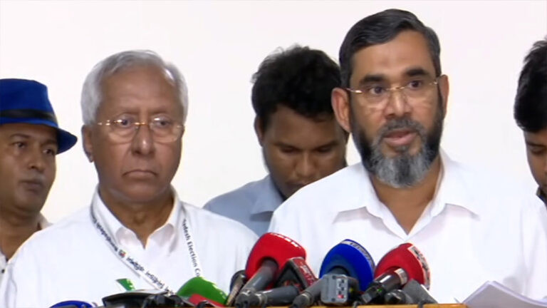 নির্বাচন কমিশনের সংশোধনীতে অনলাইন মনোনয়ন বন্ধ, বাড়ছে কর্মকর্তাদের ক্ষমতা