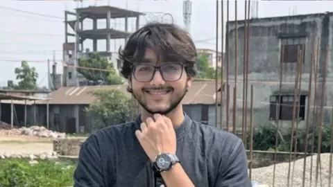 বিদ্যুৎ বিল নিয়ে লাইভে গালিগালাজ, যুবকের বিরুদ্ধে সন্ত্রাসবিরোধী মামলা