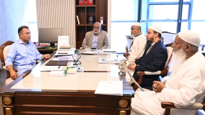 প্রধানমন্ত্রীর সঙ্গে জাকাত ব্যবস্থাপনা নিয়ে শায়খ আহমাদুল্লাহর বৈঠক