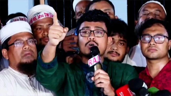 শিক্ষকদের দাবি না মানলে ঝড় হবে, সামাল দিতে পারবেন না: ডাকসু ভিপি