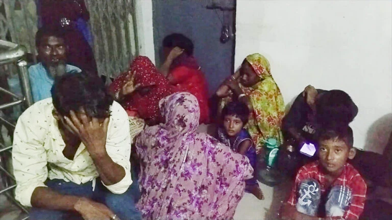 সাতক্ষীরায় বিএসএফের হস্তান্তরে বিজিবির কাছে ফিরলো ১৫ বাংলাদেশি