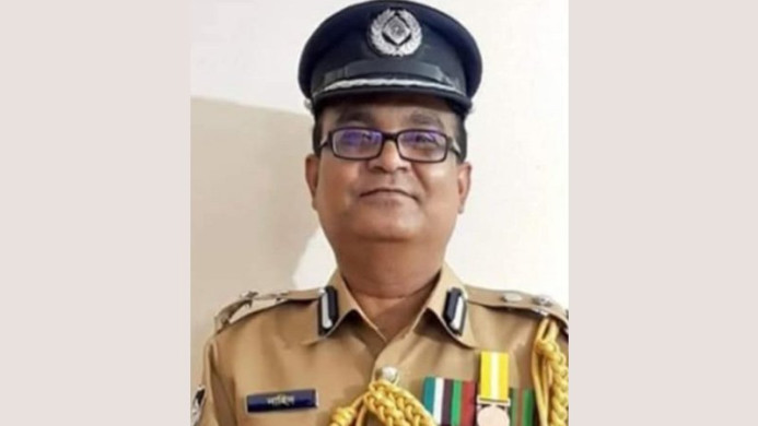 আন্তর্জাতিক ট্রাইব্যুনালের পরোয়ানায় গ্রেফতার সাবেক ডিআইজি নাহিদুল ইসলাম