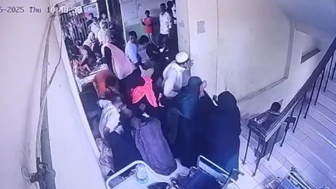 কক্সবাজারে কুতুবদিয়ায় হাসপাতালে ঢুকে নারী রোগীর ওপর সন্ত্রাসী হামলা