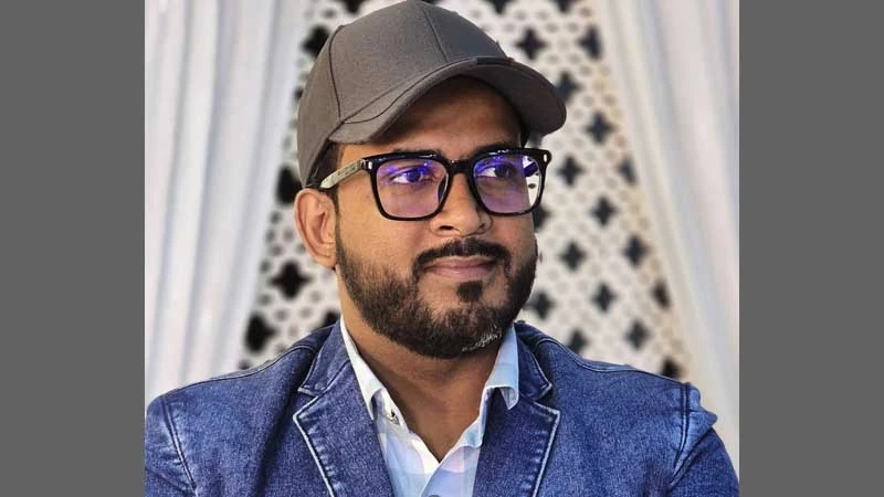 গভীর রাতে ডিবির জিজ্ঞাসাবাদ, ছাড়া পেয়ে ক্ষোভ জানালেন সাংবাদিক সোহেল