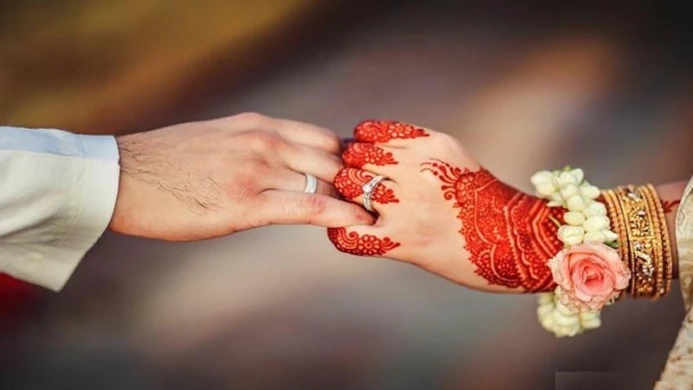 আসছে শীতে বিয়ে করার সেরা সময় কেন? জানুন কারণগুলো!