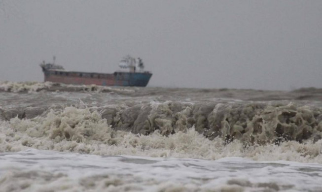 বঙ্গোপসাগরে সঞ্চালনশীল মেঘমালা, সমুদ্রবন্দরে ৩ নম্বর সতর্ক সংকেত জারি
