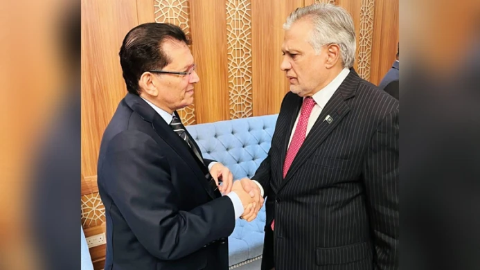 তারেক রহমানের সঙ্গে বৈঠকে আগ্রহী শেহবাজ, জানালেন ইসহাক দার