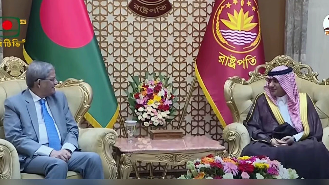 রাষ্ট্রপতি মির্জা ফখরুলের সঙ্গে সৌদির রাষ্ট্রদূতের সৌজন্য বৈঠক