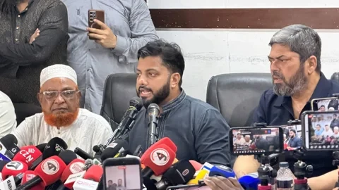 প্রতিমন্ত্রীর পদ থেকে পদত্যাগ করলেন ইশরাক হোসেন