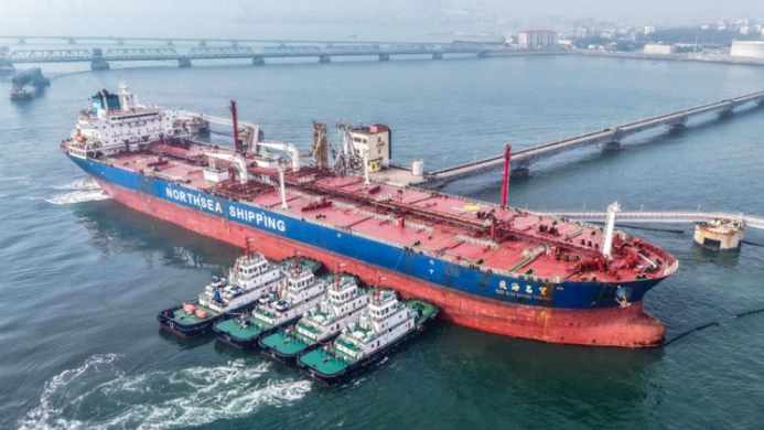 ইরান–যুক্তরাষ্ট্র উত্তেজনায় তেলের বাজারে বড় উত্থান