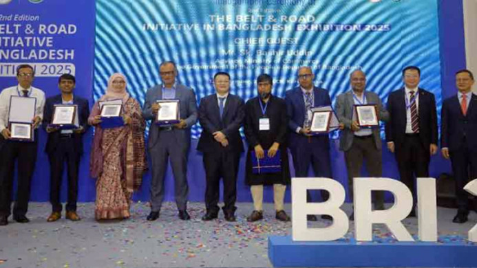 বাংলাদেশে চীনের বিনিয়োগ ৩০০% বৃদ্ধি পেয়েছে: বাণিজ্য উপদেষ্টা