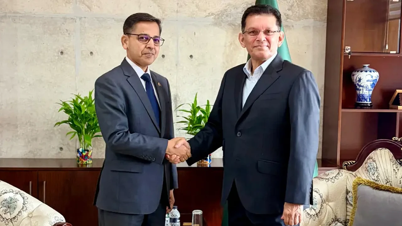 পররাষ্ট্রমন্ত্রীর সঙ্গে বিদায়ী সাক্ষাৎ করলেন ভারতীয় হাইকমিশনার