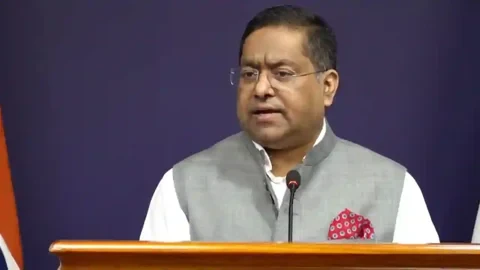 হাসিনার আমলের চুক্তি পর্যালোচনা নিয়ে ভারতের প্রতিক্রিয়া