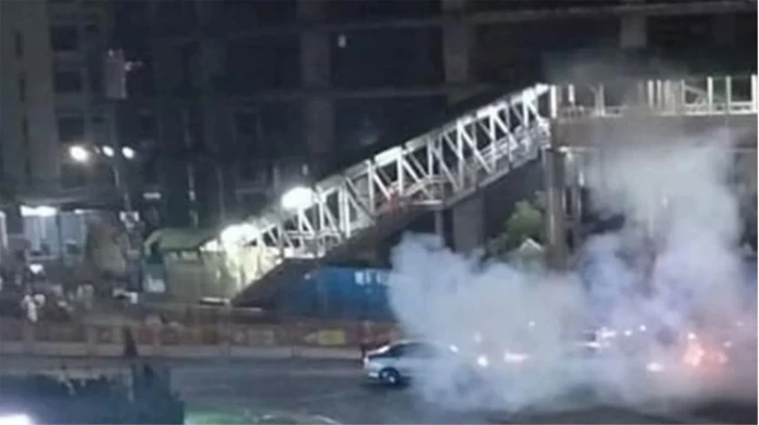 বাড্ডায় বাসে আগুন, কারওয়ান বাজারসহ এনসিপি কার্যালয়ে ককটেল বিস্ফোরণ