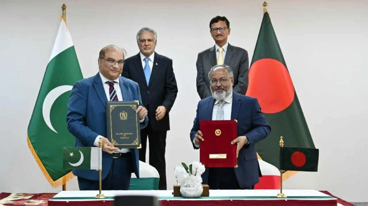 ঢাকা সফরে ইসহাক দার: বাংলাদেশ-পাকিস্তানের মধ্যে চুক্তি ও চার সমঝোতা স্মারক সই