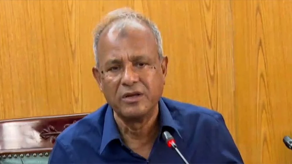 ভারী অস্ত্র উদ্ধারে সরকার সম্পূর্ণ সফল: স্বরাষ্ট্র উপদেষ্টা