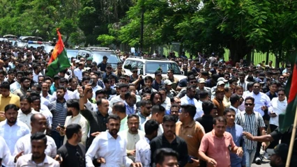 জিয়াউর রহমানের সমাধিতে বিএনপির নেতাকর্মীদের ঢল