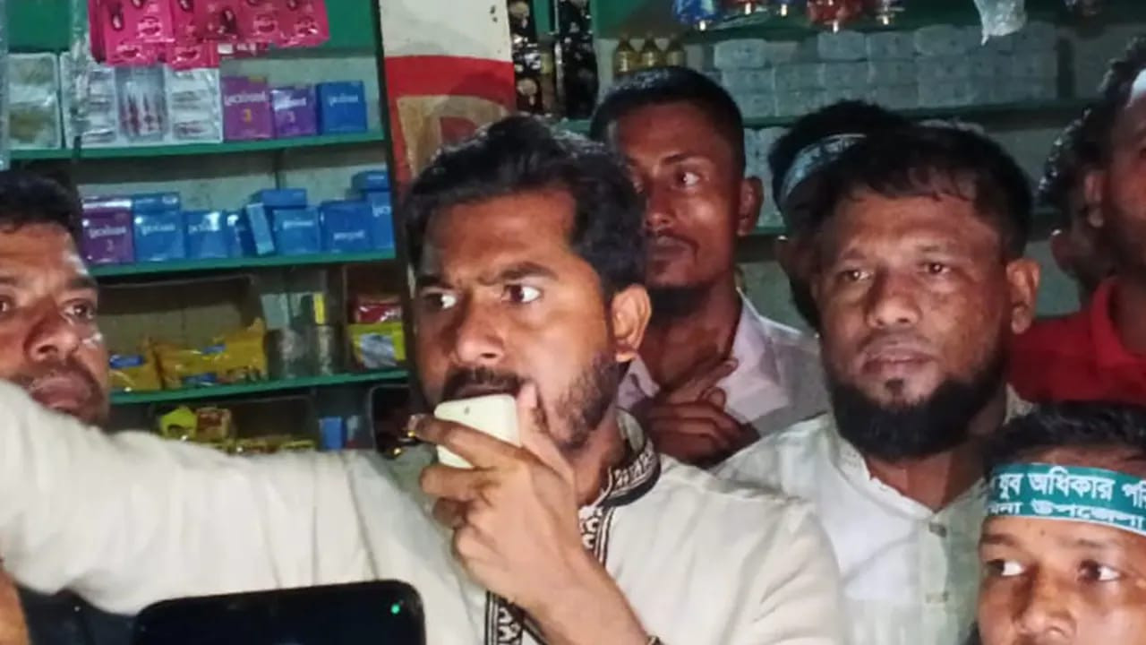 বক্তব্য দেওয়ার সময় লোডশেডিং হওয়াকে "শয়তানি" বললেন নুর