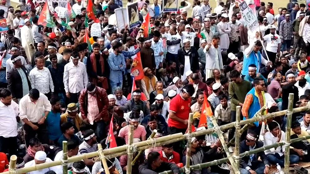 বরিশালে নির্বাচনী জনসভায় যোগ দিয়েছেন তারেক রহমান