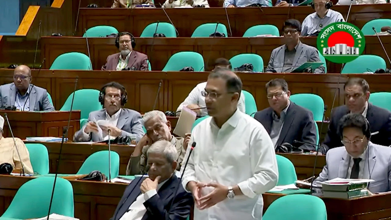 ফ্যামিলি কার্ডে সহায়তা পেলেন ৩৭ হাজারের বেশি নারী প্রধান: প্রধানমন্ত্রী