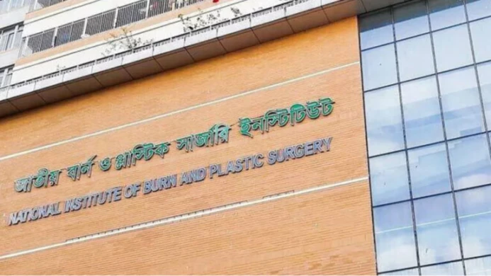 যাত্রাবাড়ীতে বিস্ফোরণে একই পরিবারের ৪ জন দগ্ধ, অবস্থা গুরুতর