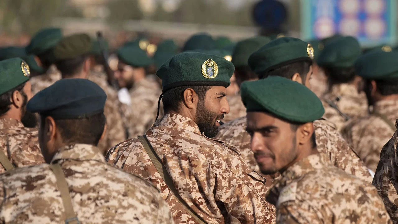 আগ্রাসন হলে কঠোর জবাব দেবে ইরান: আইআরজিসি