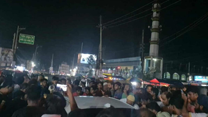 নাটোরে প্রাইভেটকারে তুলে অপহরণের চেষ্টা, খেলনা পিস্তলসহ দুজন আটক