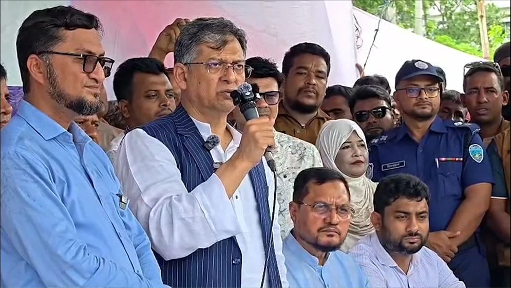 দুর্যোগে জনগণের পাশে থাকার অঙ্গীকার স্বরাষ্ট্রমন্ত্রীর
