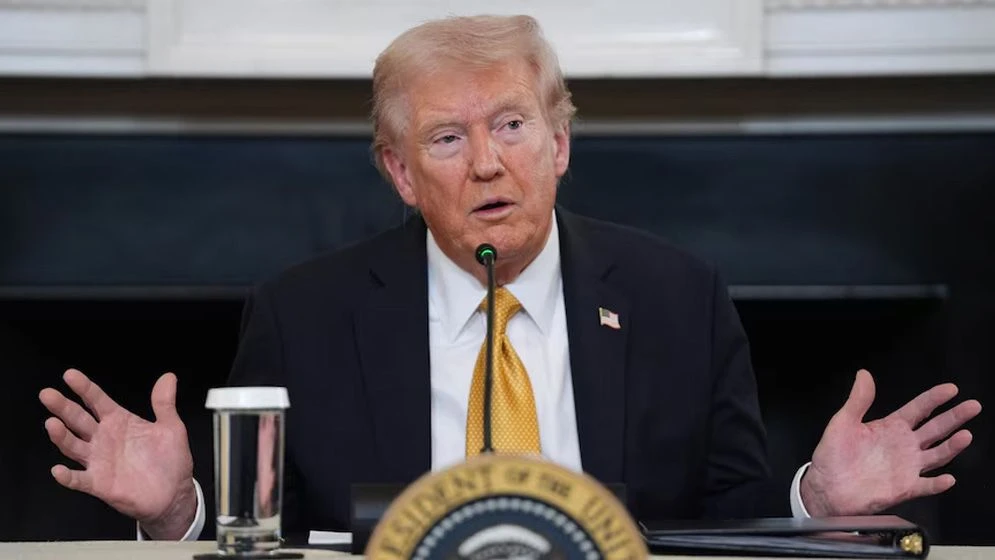 বিতর্কিত বিজ্ঞাপন নিয়ে ক্ষুব্ধ ট্রাম্প, কানাডার ওপর নতুন শুল্ক আরোপ