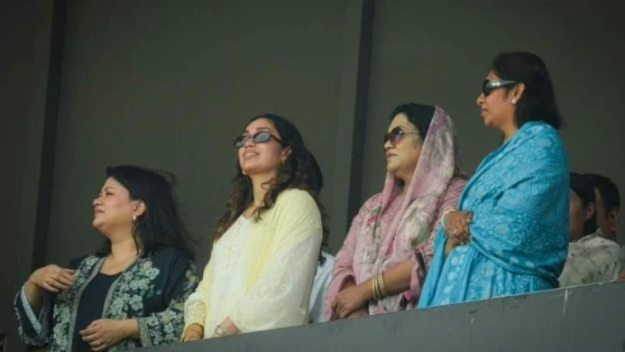 বাংলাদেশ-নিউজিল্যান্ড ম্যাচে গ্যালারিতে জাইমা রহমান