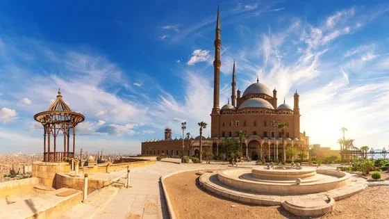 ইতিকাফের সময় মসজিদের ছাদে যাওয়া যাবে কি না?