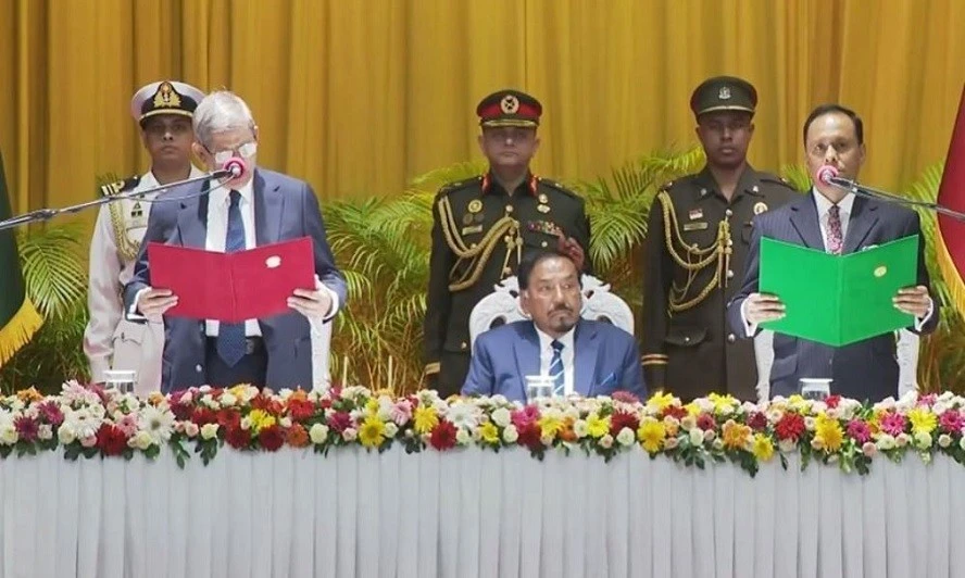 দেশের ২৩তম রাষ্ট্রপতি হিসেবে শপথ নিলেন মির্জা ফখরুল ইসলাম