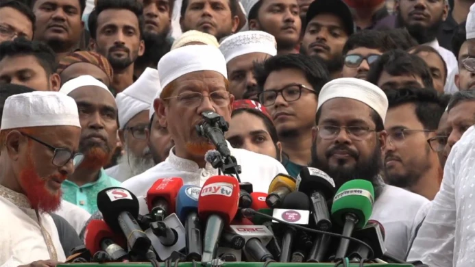 সংস্কার এড়িয়ে ‘ফ্যাসিবাদ’ চাপাতে চাইলে বিএনপিকে মূল্য দিতে হবে: আযাদ