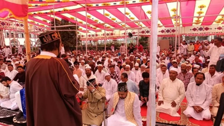 সৌদির সঙ্গে মিল রেখে শরীয়তপুরের বিভিন্ন জায়গায় ঈদ উদযাপন