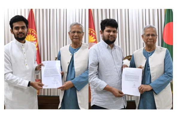 আসিফ ও মাহফুজের পদত্যাগপত্র গ্রহণ করলেন প্রধান উপদেষ্টা