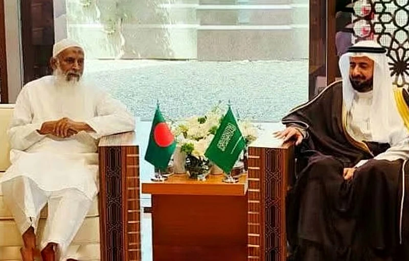 সৌদিতে হজ-ওমরাহ সহযোগিতা জোরদারে বাংলাদেশ–সৌদি বৈঠক