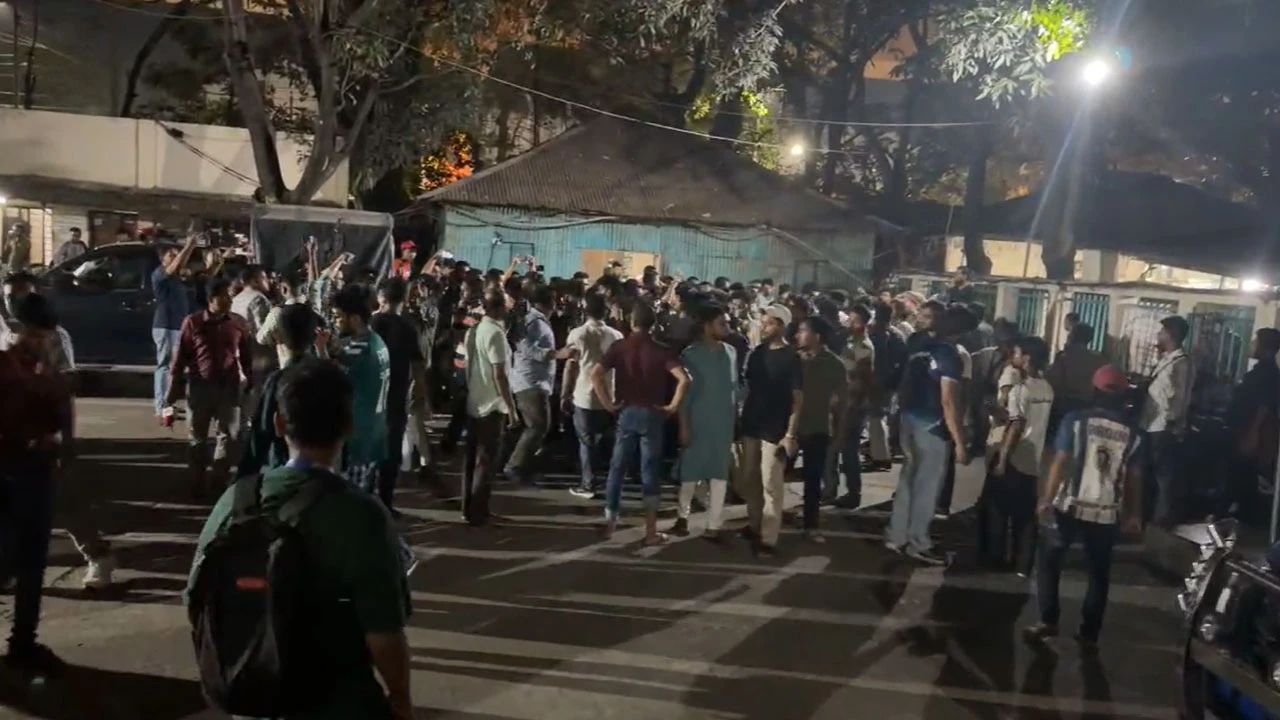 শাহবাগে সাংবাদিকদের ওপর হামলার ঘটনায় ছাত্রদলের বিরুদ্ধে অভিযোগ